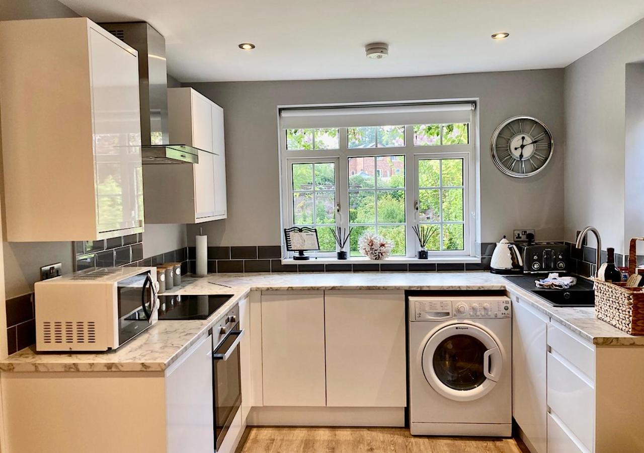 The Lodge Chester - Luxury Apartment For Two, With Free Parking! Hough Green 외부 사진