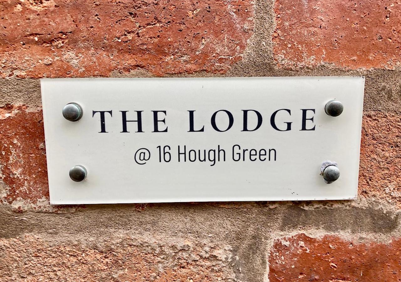 The Lodge Chester - Luxury Apartment For Two, With Free Parking! Hough Green 외부 사진