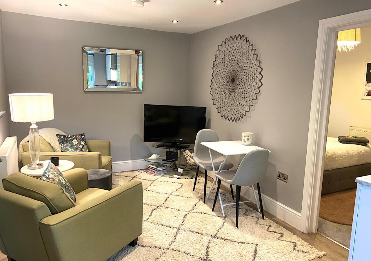 The Lodge Chester - Luxury Apartment For Two, With Free Parking! Hough Green 외부 사진
