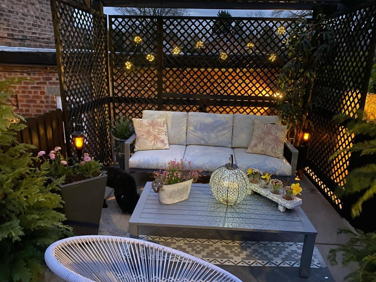 The Lodge Chester - Luxury Apartment For Two, With Free Parking! Hough Green 외부 사진